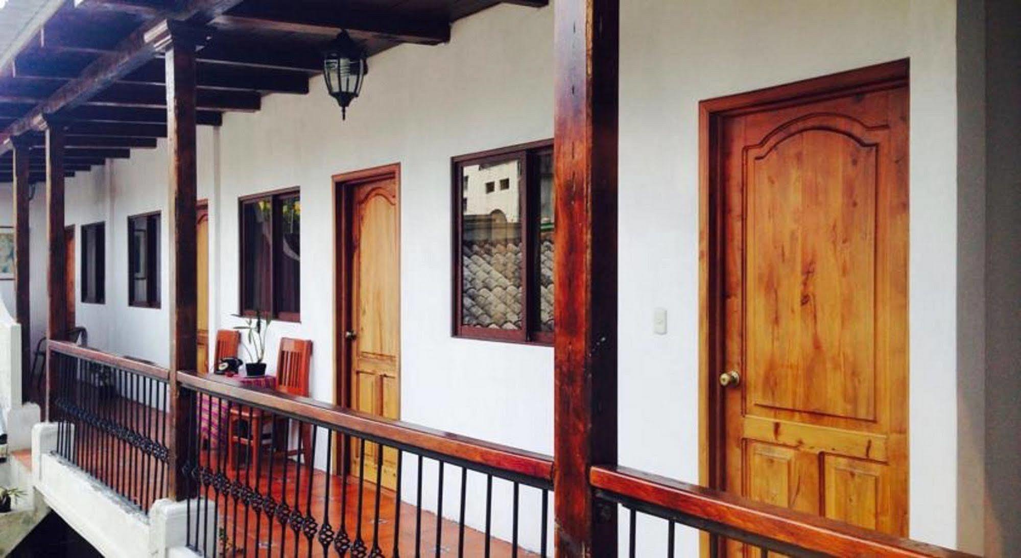 Matalbatz Hotel Cobán Eksteriør billede